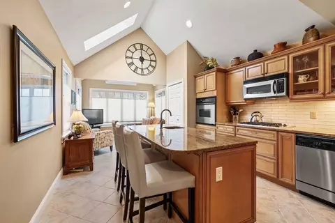 Kitchen - 33 Gold Leaf Ln #33, Mashpee, MA 02649 photo 4 of 5