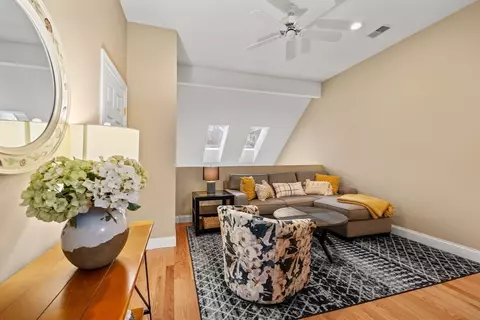 Living - 33 Gold Leaf Ln #33, Mashpee, MA 02649 photo 9 of 10