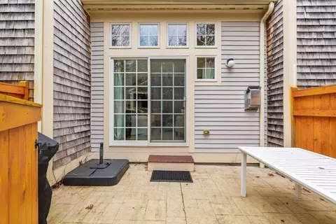 Exterior - 33 Gold Leaf Ln #33, Mashpee, MA 02649 photo 3 of 7