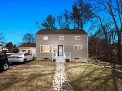 17 Carey Ln, Oxford, MA 01540