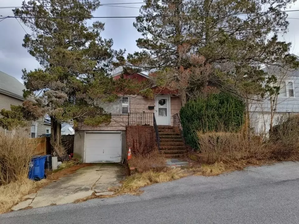 70 Kingman Ave, Revere, MA 02151 3 Photos Movoto