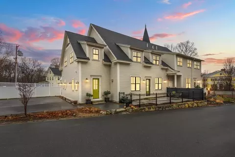 11 Central St #4, Newbury, MA 01922