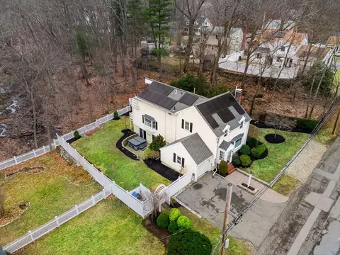 Exterior - 7 Robert St, Wakefield, MA 01880 photo 5 of 5