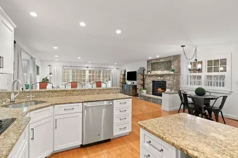 Kitchen - 7 Robert St, Wakefield, MA 01880 photo 4 of 7