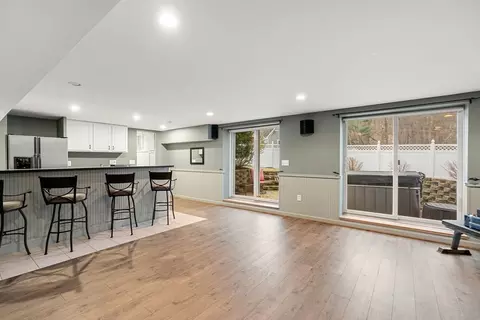 Dining - 7 Robert St, Wakefield, MA 01880 photo 5 of 5