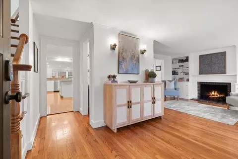 Entry Way - 7 Robert St, Wakefield, MA 01880 photo 1 of 1