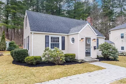 32 Macarthur Rd, Natick, MA 01760