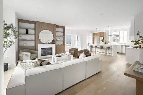 111 Elm St #2, Somerville, MA 02144