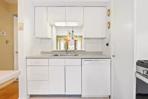 1002 Windsor Dr #1002, Framingham, MA 01701 photo 3