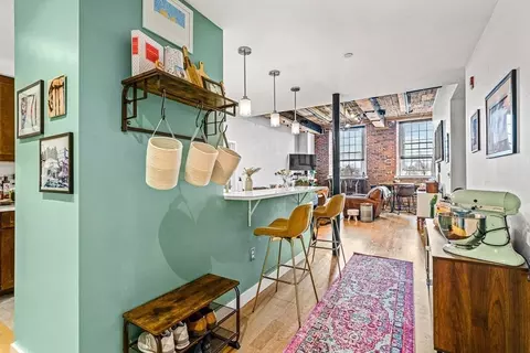 130 John St #144, Lowell, MA 01852