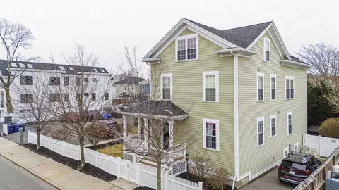 121 E Cottage St #8, Dorchester, MA 02125
