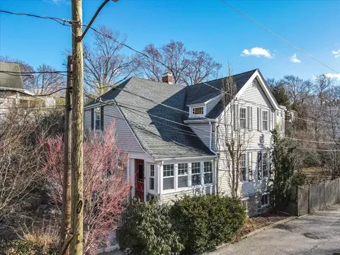 4 Nantasket Ave, Boston, MA 02135