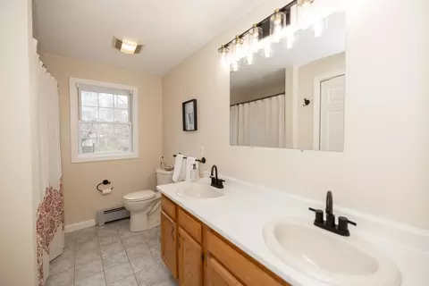 Bath - 93 Kenberma Rd, Worcester, MA 01604 photo 2 of 3