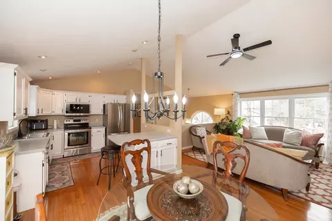 Dining - 93 Kenberma Rd, Worcester, MA 01604 photo 2 of 3