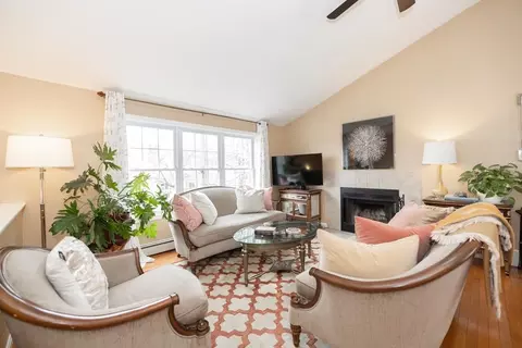 Living - 93 Kenberma Rd, Worcester, MA 01604 photo 2 of 3