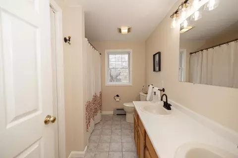 Bath - 93 Kenberma Rd, Worcester, MA 01604 photo 1 of 3