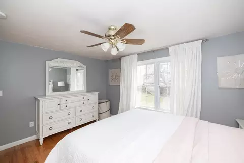 Bedroom - 93 Kenberma Rd, Worcester, MA 01604 photo 3 of 4
