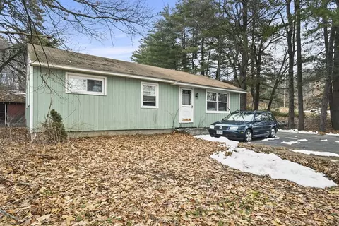 71 Pleasant St, Lunenburg, MA 01462