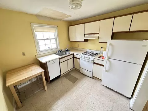 32 Colony Rd #1B, West Springfield, MA 01089