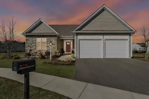 3 Ribbon Grass Ln #3, East Longmeadow, MA 01028