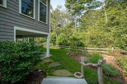 Exterior - 19 Kennedy Rd #B, Gloucester, MA 01930 photo 6 of 12