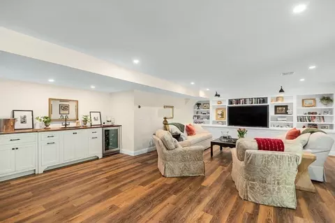 Living - 19 Kennedy Rd #B, Gloucester, MA 01930 photo 5 of 5