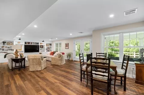 Living - 19 Kennedy Rd #B, Gloucester, MA 01930 photo 4 of 5