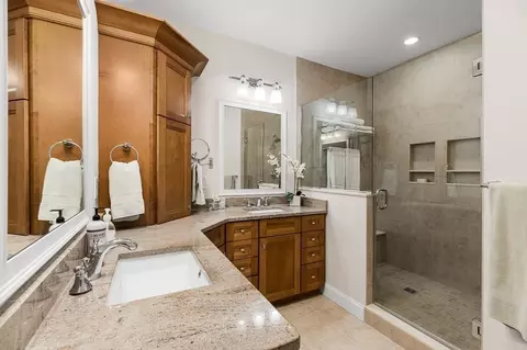 Bath - 19 Kennedy Rd #B, Gloucester, MA 01930 photo 1 of 3