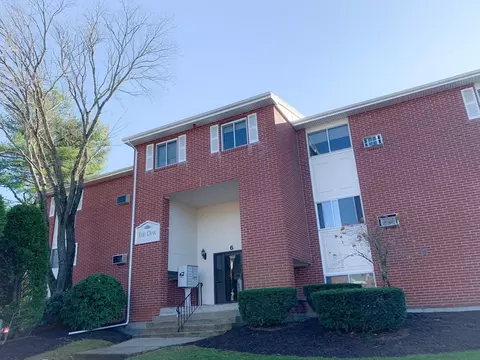 6 Dailey St #G, Attleboro, MA 02703