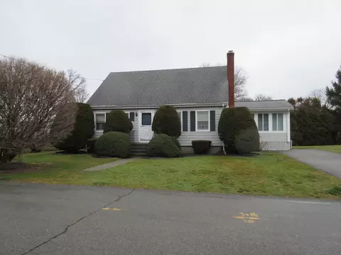 128 Evans St, Somerset, MA 02726