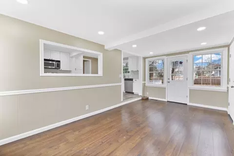 18 Fenway Dr, Springfield, MA 01119 photo 5