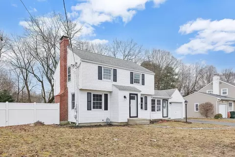 18 Fenway Dr, Springfield, MA 01119 photo 3