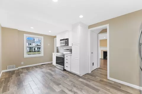 18 Fenway Dr, Springfield, MA 01119 photo 11