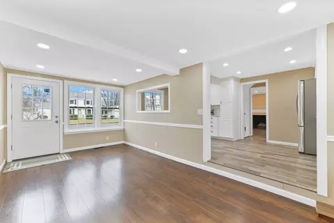 18 Fenway Dr, Springfield, MA 01119 photo 8