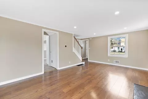 18 Fenway Dr, Springfield, MA 01119 photo 17