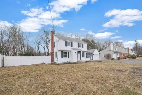 18 Fenway Dr, Springfield, MA 01119 photo 4