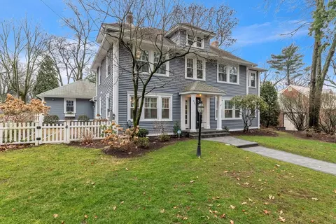 131 Western Dr, Longmeadow, MA 01106