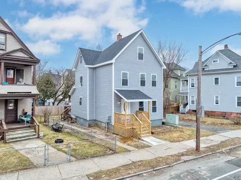 276 Dickinson St, Springfield, MA 01108