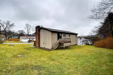 Exterior - 6 Sears Ave, Webster, MA 01570 photo 2 of 7