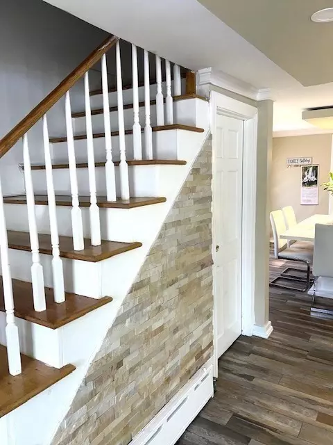 Entry Way - 8 Pine St, Dudley, MA 01571 photo 2 of 2