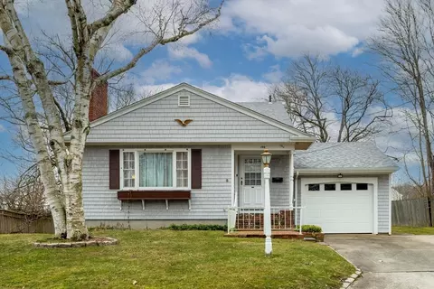 195 Gifford Ave, Somerset, MA 02726