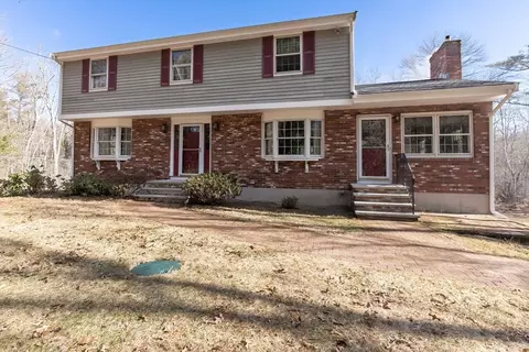 Exterior - 31 Cedar, Boxford, MA 01921 photo 2 of 4