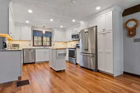 Kitchen - 31 Cedar, Boxford, MA 01921 photo 1 of 2