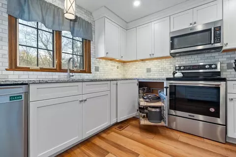 Kitchen - 31 Cedar, Boxford, MA 01921 photo 2 of 2