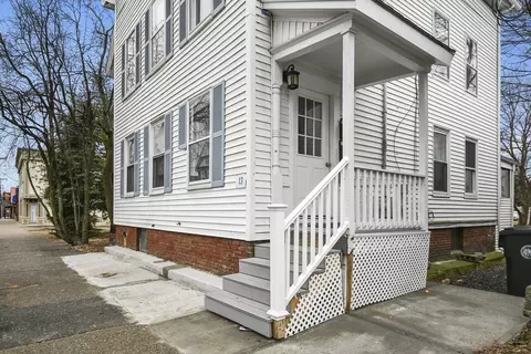 13 Maple St, Marlborough, MA 01752