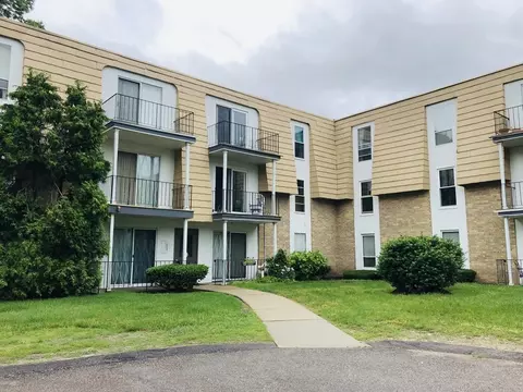 6 Shadowbrook Ln #36, Milford, MA 01757
