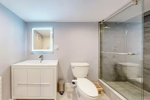Bath - 36 River Rd, Winthrop, MA 02152 photo 3 of 4