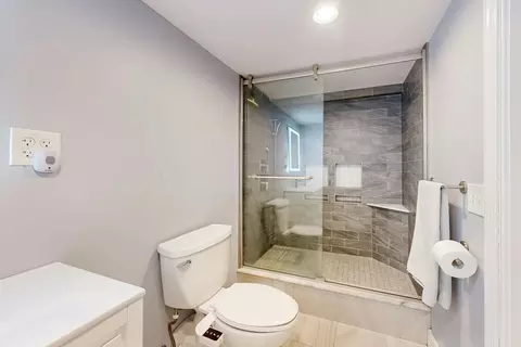 Bath - 36 River Rd, Winthrop, MA 02152 photo 4 of 4
