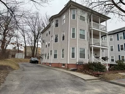 26 Haynes St #3, Worcester, MA 01603
