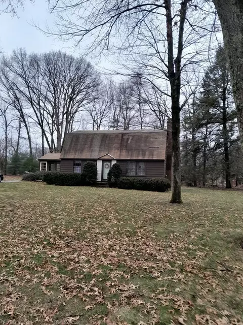 38 Walnut Rd, Chelmsford, MA 01824